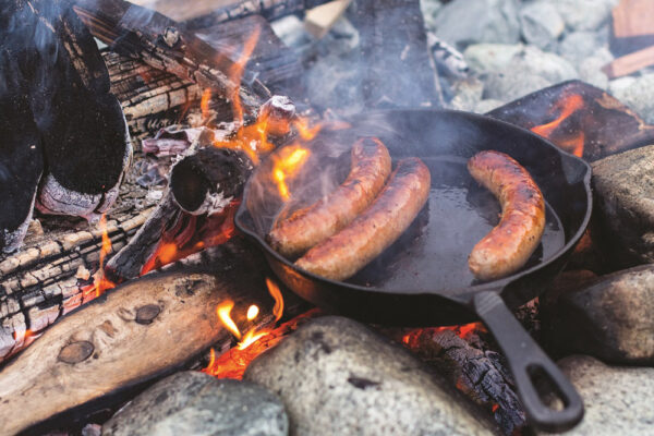 Castiron Campfire Brats